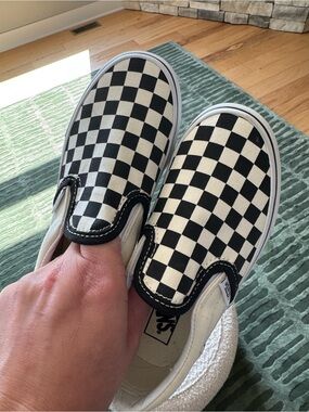 NWOT - UNISEX Vans Kids size 13